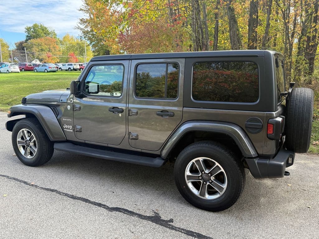 2018 Jeep Wrangler Unlimited Sahara - Image 5