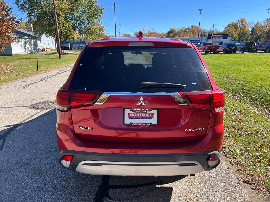 Photo 4 of 2019 Mitsubishi Outlander ES