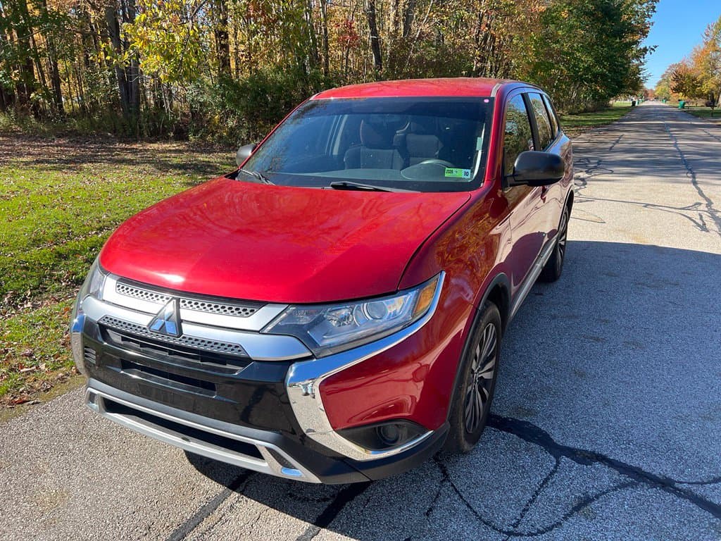 Photo 1 of 2019 Mitsubishi Outlander ES