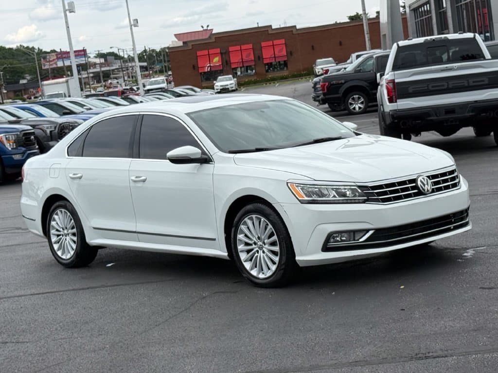 2017 Volkswagen Passat 1.8T SE - Main Image