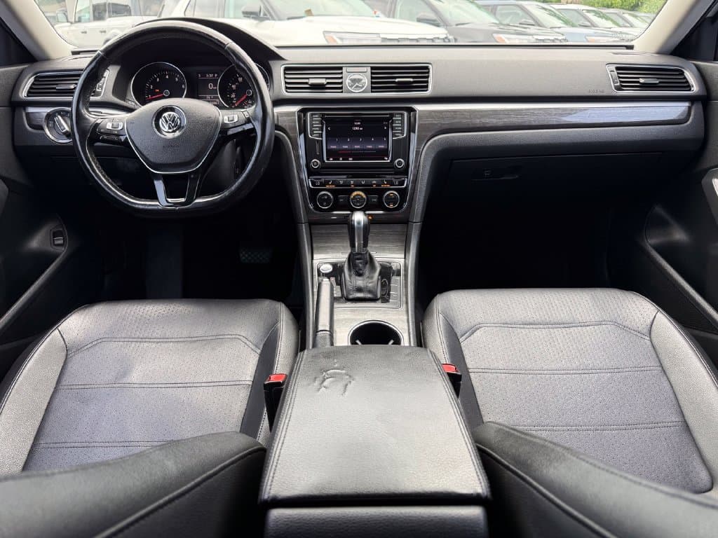 2017 Volkswagen Passat 1.8T SE - Image 2