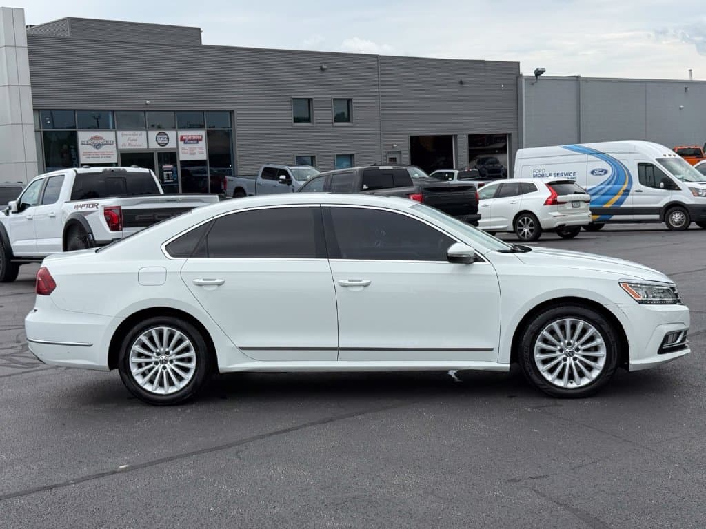 2017 Volkswagen Passat 1.8T SE - Image 3